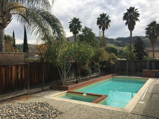 Building Photo - BLOSSOM VALEY 3 BEDROOM HOME W/POOL, SINGLE LEVEL.