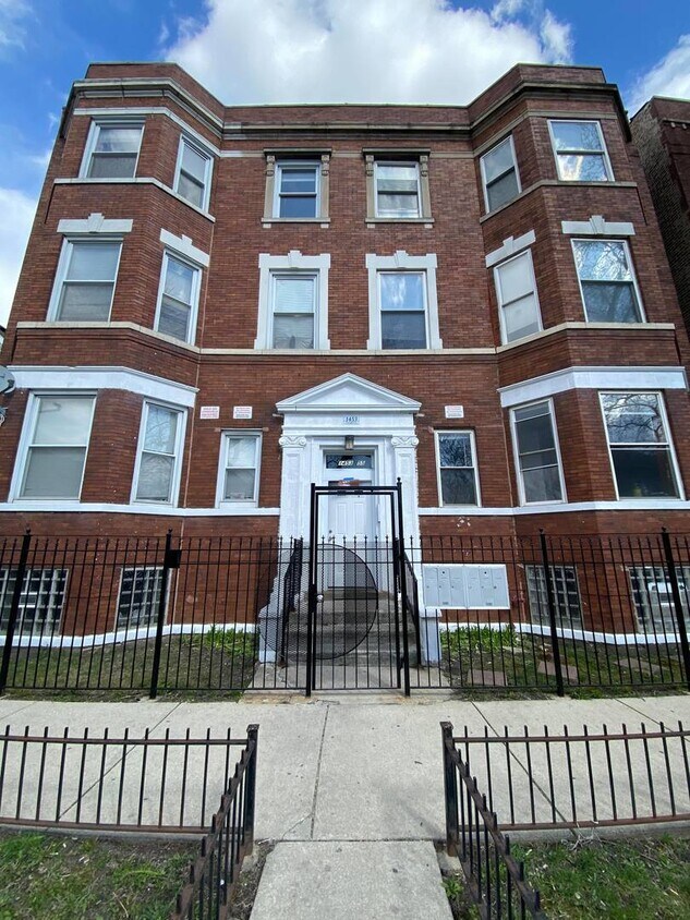 Primary Photo - 1453 S Springfield Ave