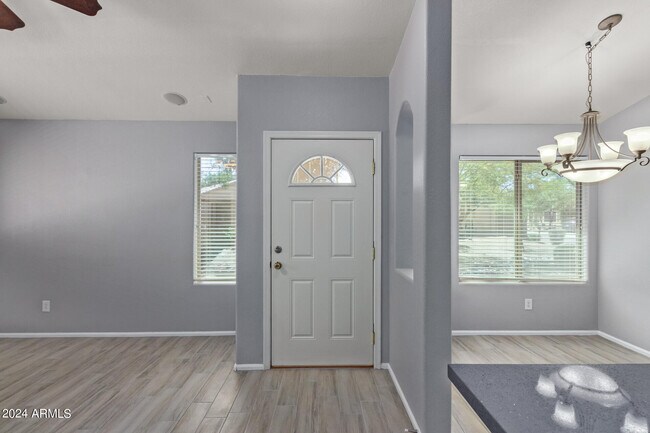 Foto del edificio - 983 E Palomino Way