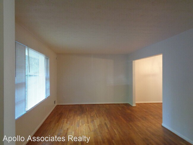 Foto del edificio - 4 br, 2.5 bath House - 2421 Poole Rd.