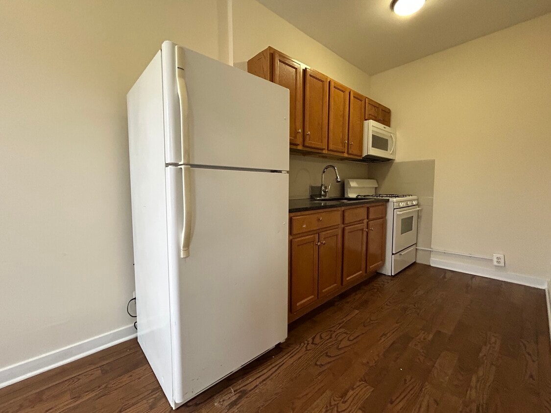 Foto principal - 2712 N Milwaukee Ave
