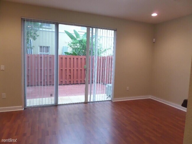 Building Photo - 3 br, 2.5 bath House - 15737 SW 42nd St