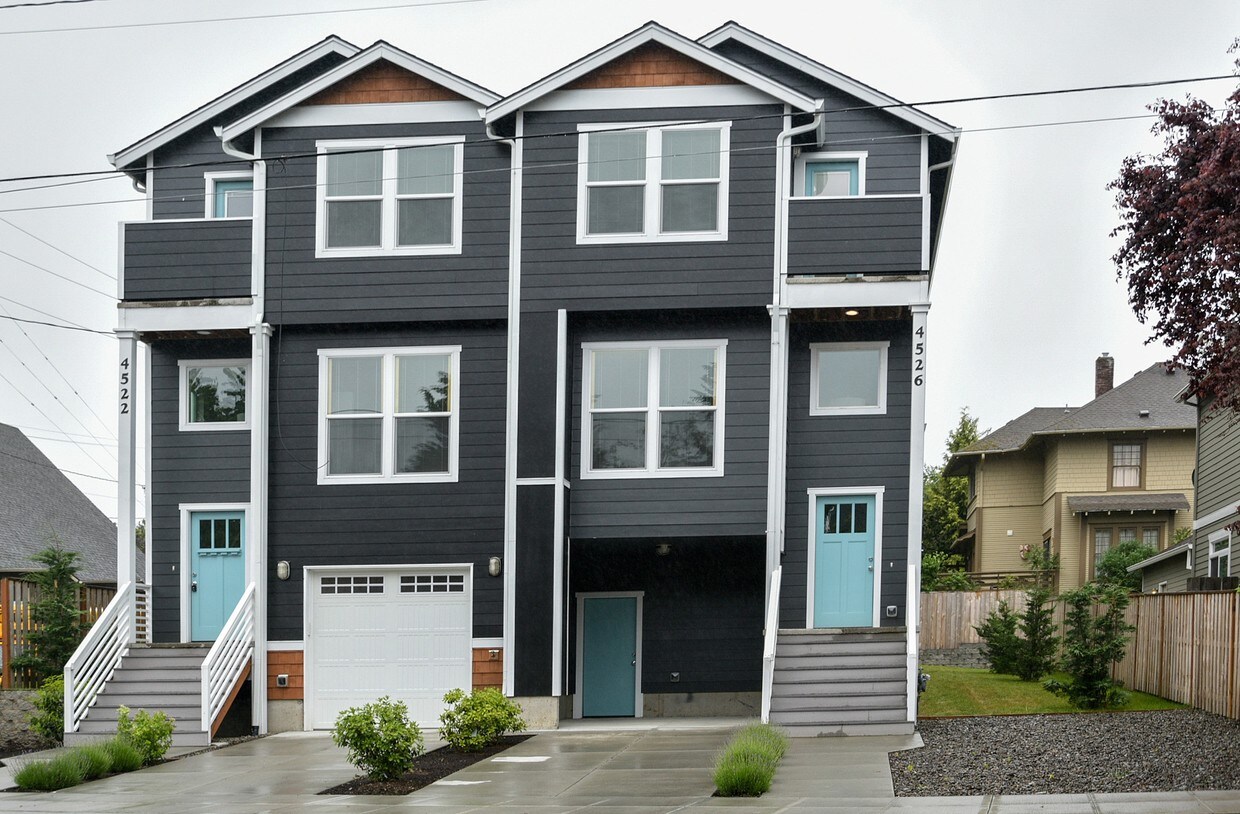 Primary Photo - 4522-4256 SE 41st Ave