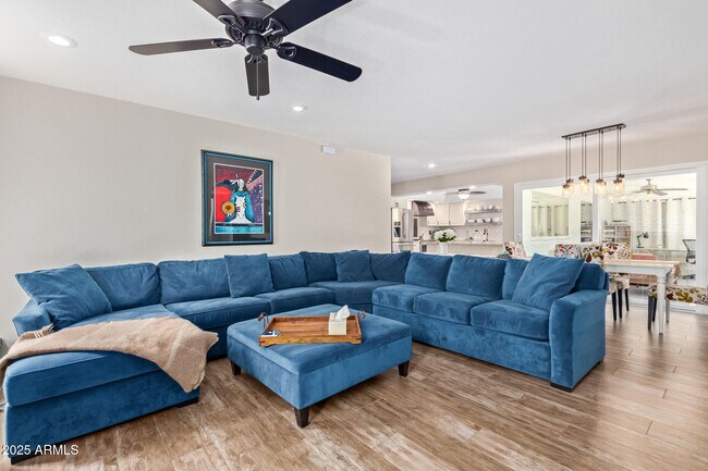 Foto del edificio - 2118 E Pebble Beach Dr