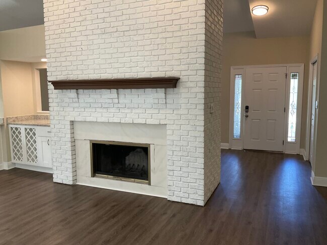 Building Photo - 1751 Moss Ct