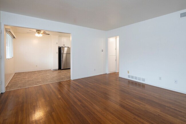 Foto del interior - Talmadge Pacific Apartments