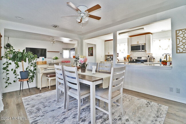 Building Photo - 2133 Cottonwood Dr