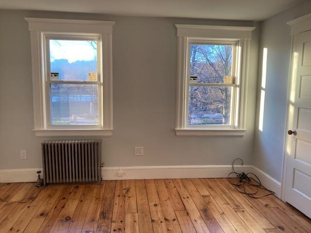 front bedroom large, 2 windows bright and large closet - 268 Valley St
