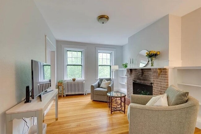 Photo - 42 Linnaean St Apartment