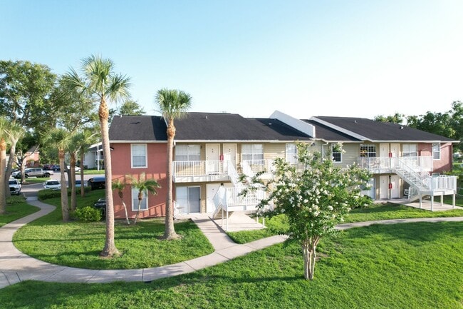 One Bed - One Bath - Water Front - First F... - One Bed - One Bath - Water Front - First F... House