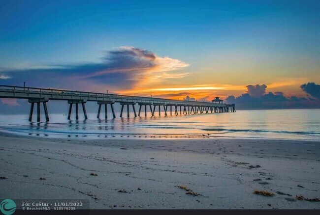 Foto del edificio - 9872 Marina Blvd