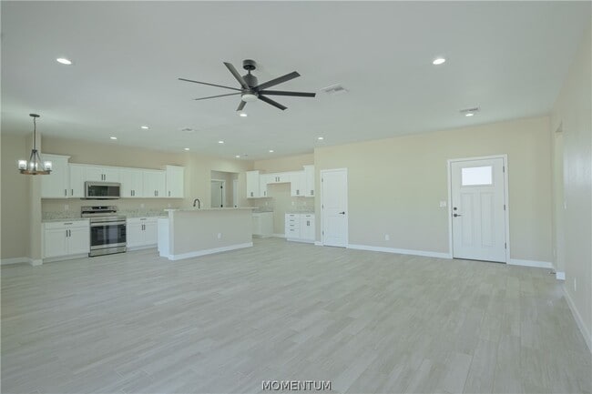 Building Photo - 2213 Hayden Way