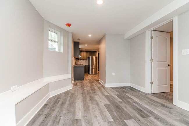 Foto del edificio - 2200 N Kenneth Ave