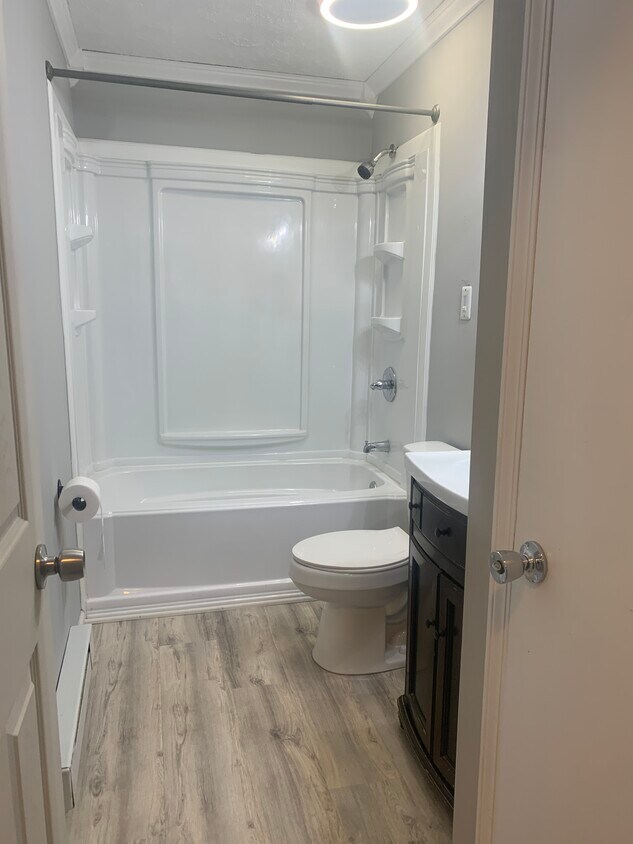 Foto principal - 2265 Cardinal Ave
