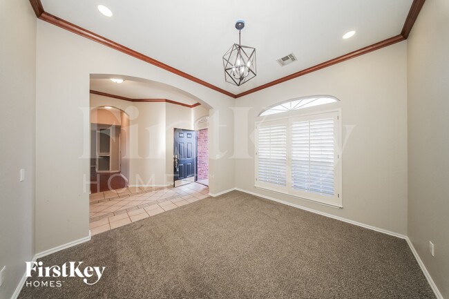 Building Photo - 12533 Youngs Pl