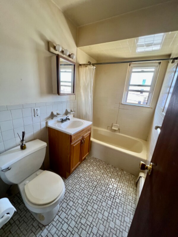 Building Photo - 201 Terhune Ave