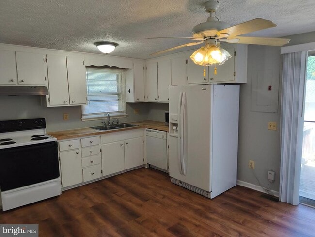 Foto del edificio - 636 York Ln SE