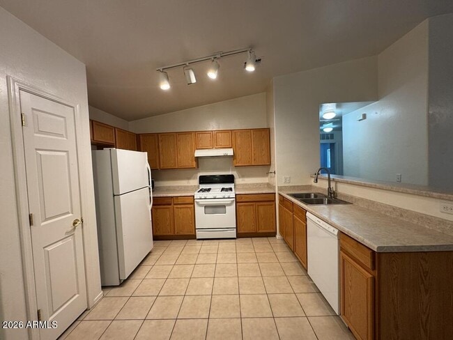 Building Photo - 3188 Copper Pointe Dr