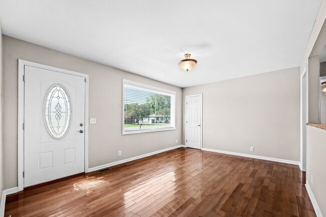 Building Photo - 3308 W Hamilton Ave
