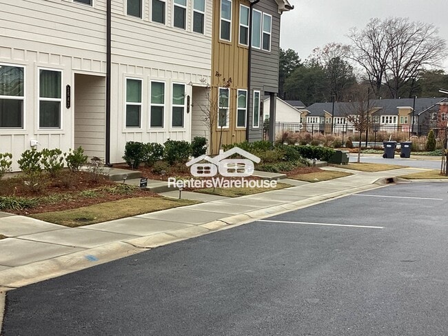 Building Photo - 1633 Aeslin Dr NW