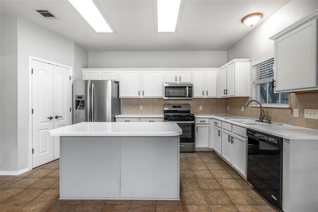 Building Photo - 4704 Chesney Ridge Dr