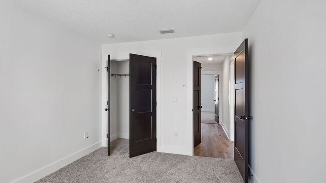 Foto del edificio - 4415 Conifer Ln