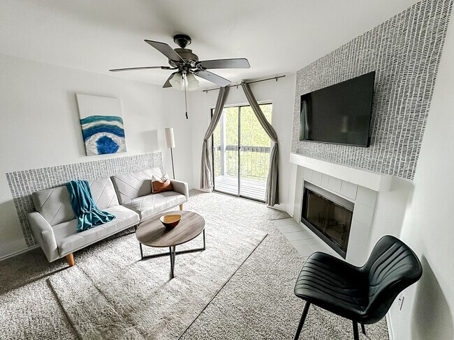 Foto del edificio - 1071 Clayton Ln