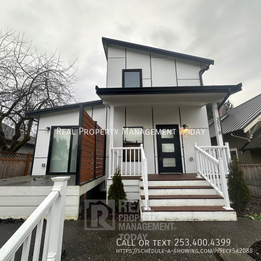 Foto principal - Modern 4 Bedroom House In Tacoma!