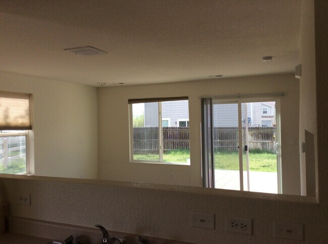 Building Photo - 2 Story Open Concept Home in Idaho Creek Neighborhood