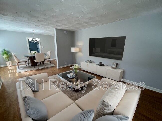 Foto del edificio - 4920 Hillside Ave