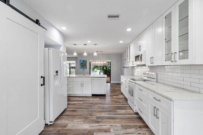 Foto del edificio - 624 Deer Creek Blvd