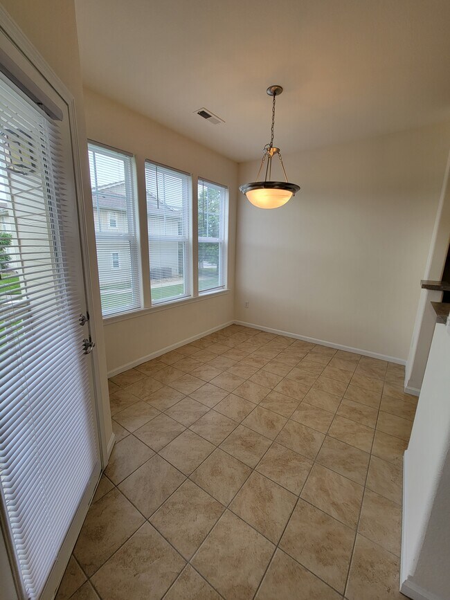 Foto del edificio - Ironwood Court and Park West Apartments