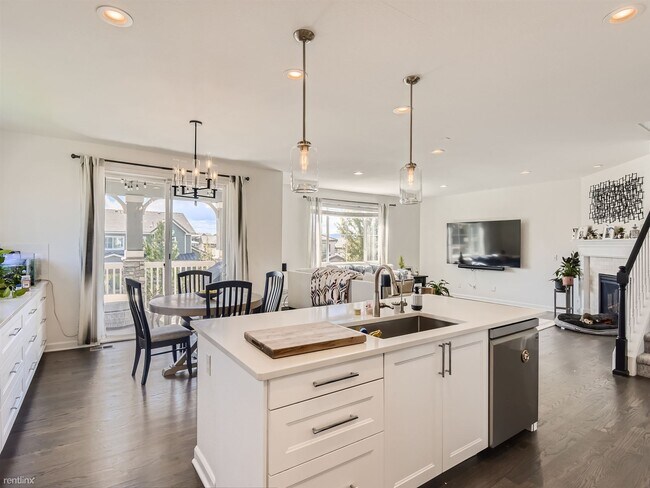 Foto del edificio - 5 br, 4 bath House - 664 Tiger Lily Way
