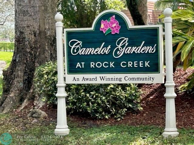Foto del edificio - 2566 Camelot Ct
