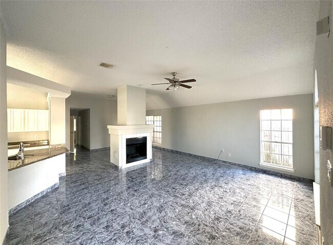 Building Photo - 18406 Flint Hill Dr
