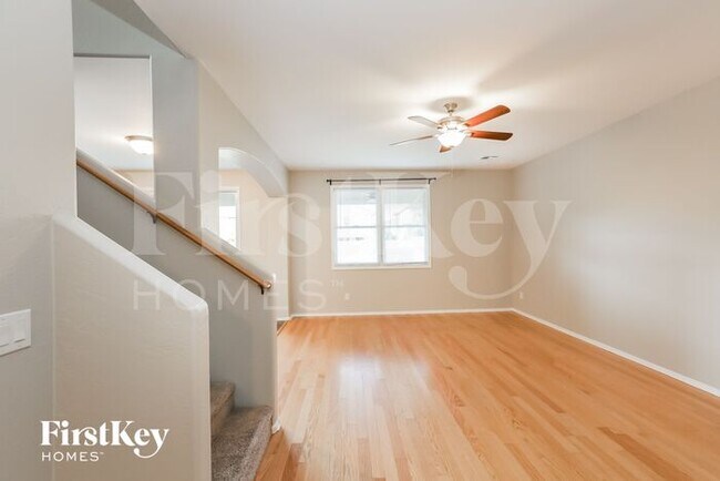 Building Photo - 18135 W Lundberg St