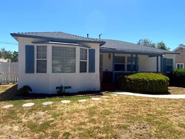 Frente de la propiedad - 8920 Darby Ave
