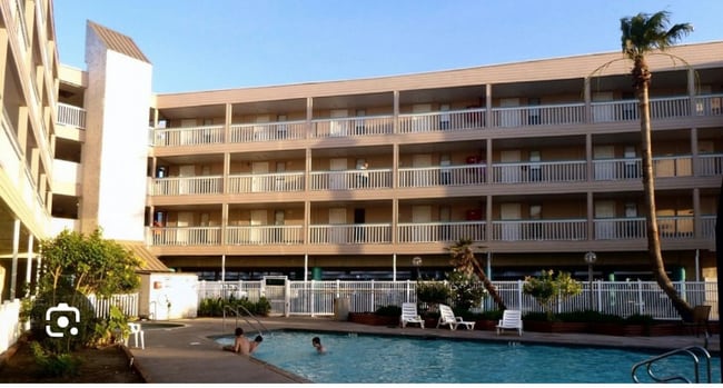 Foto del edificio - 3938 Surfside Blvd