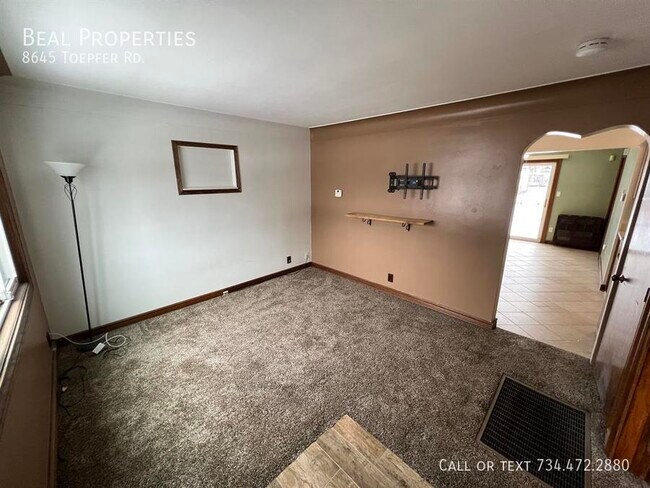 Building Photo - 8645 Toepfer Rd