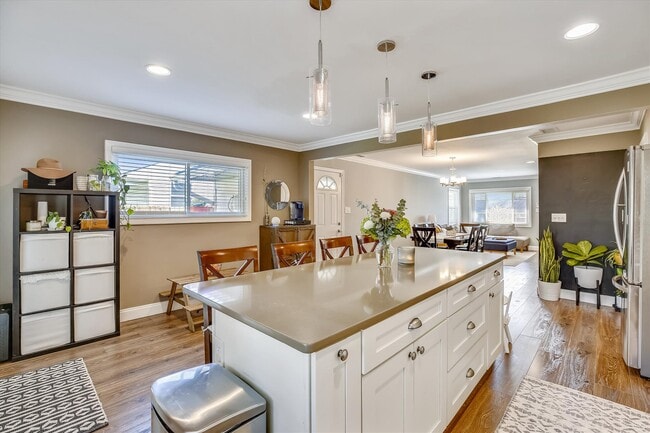 Kitchen - 13810 Parkland Dr