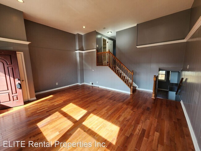 Building Photo - 3 br, 2 bath House - 1583 Summit St.