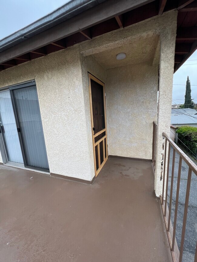 Foto del edificio - 452 Vista Ave