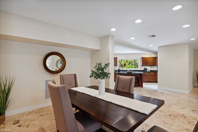 Foto del edificio - 3 br, 2 bath House - 248 Catalan Boulevard...