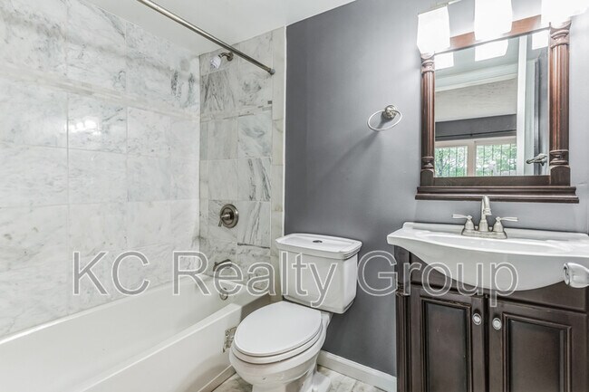 Foto del edificio - 12043 Hallandale Terrace