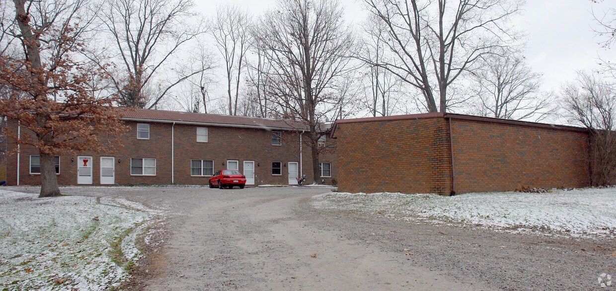 Primary Photo - 2030-B Portage Rd