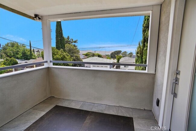 Foto del edificio - 10324 Silverton Ave