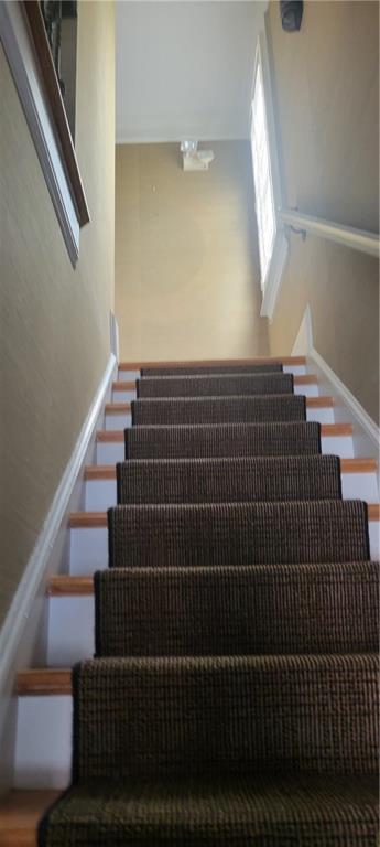 Building Photo - 842 Clifton Heights Ln NE