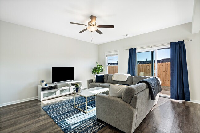 Foto del edificio - 326 Trail Branch Ct