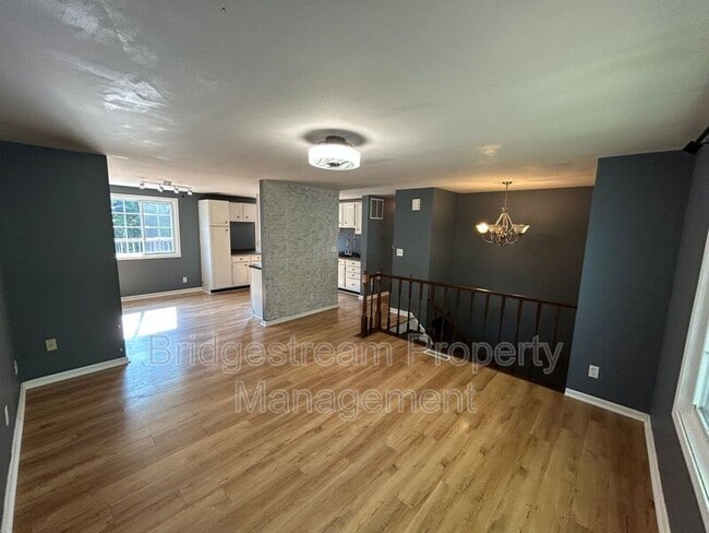 Building Photo - 3112 Charlotte Mill Dr