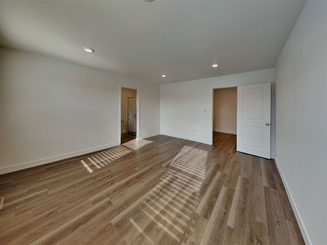 Building Photo - 3022 85th Dr NE